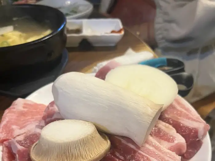 신선한 돼지고기 모듬
