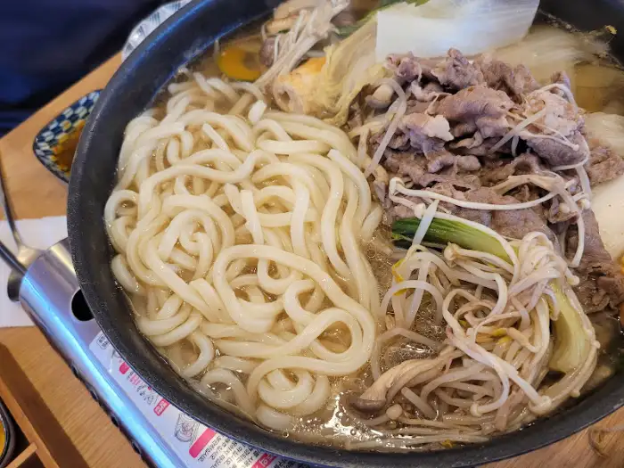 끓고 있는 스키야키