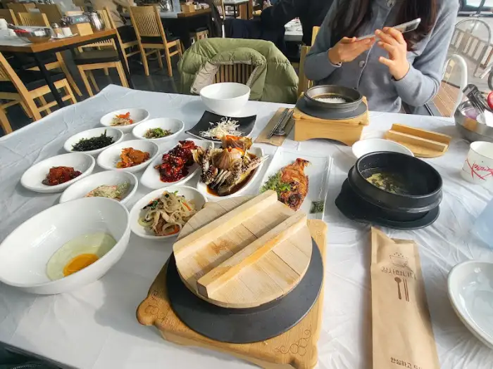 다양한 밑반찬 사진