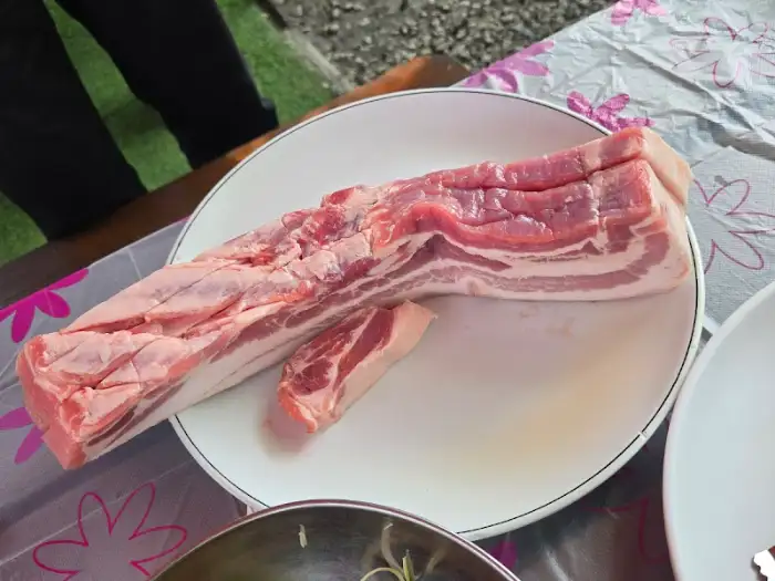 생 오겹살 덩어리
