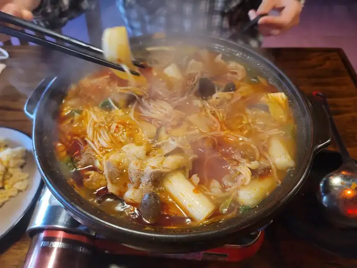 끓고 있는 마라전골