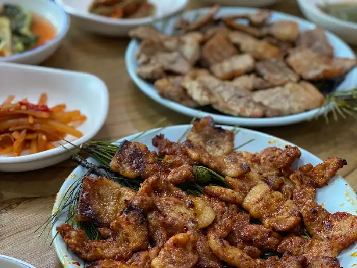 양념 숯불구이와 곁들여 먹기 좋은 쌈채소