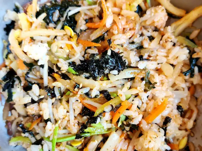 맛있게 비벼진 비빔밥