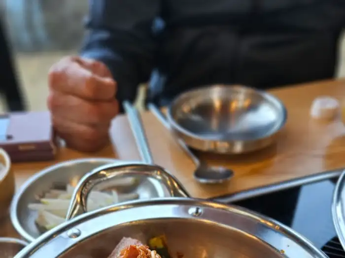 식탁 풍경, 고등어 김치찜 냄비