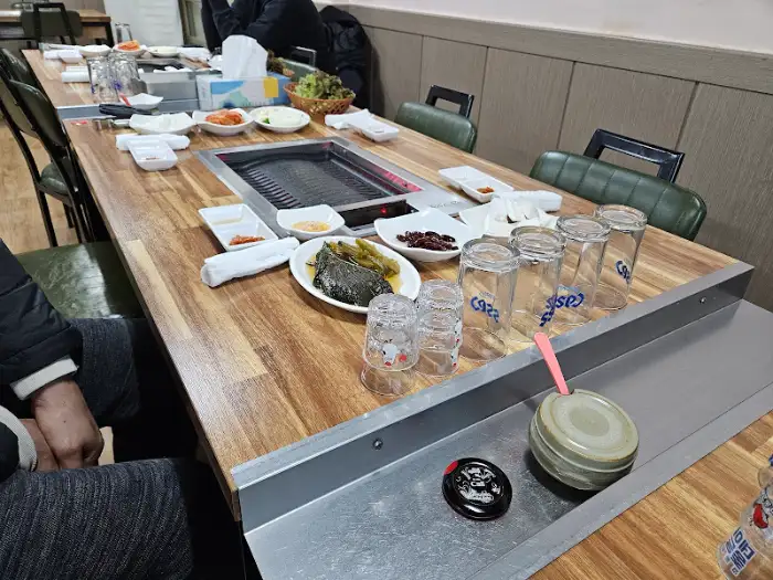 잘 차려진 테이블 상차림