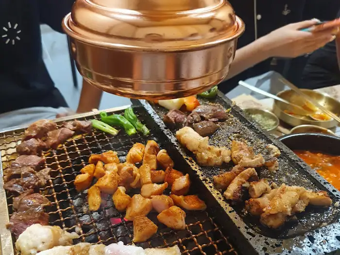고소한 곱창이 익어가는 모습