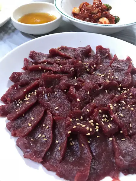 신선한 뭉티기 근접샷