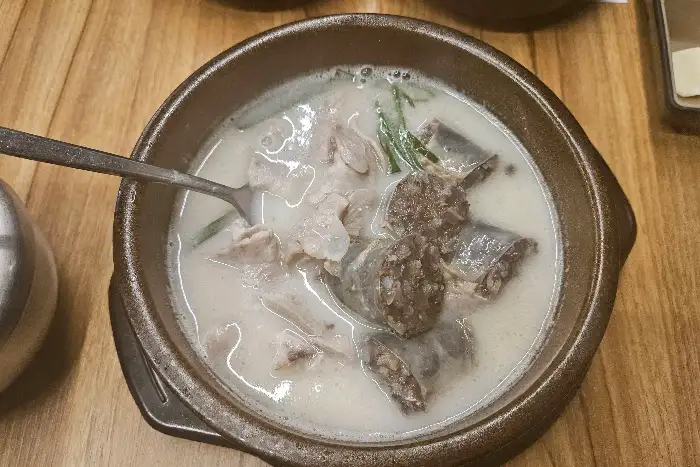 국밥 속 건더기