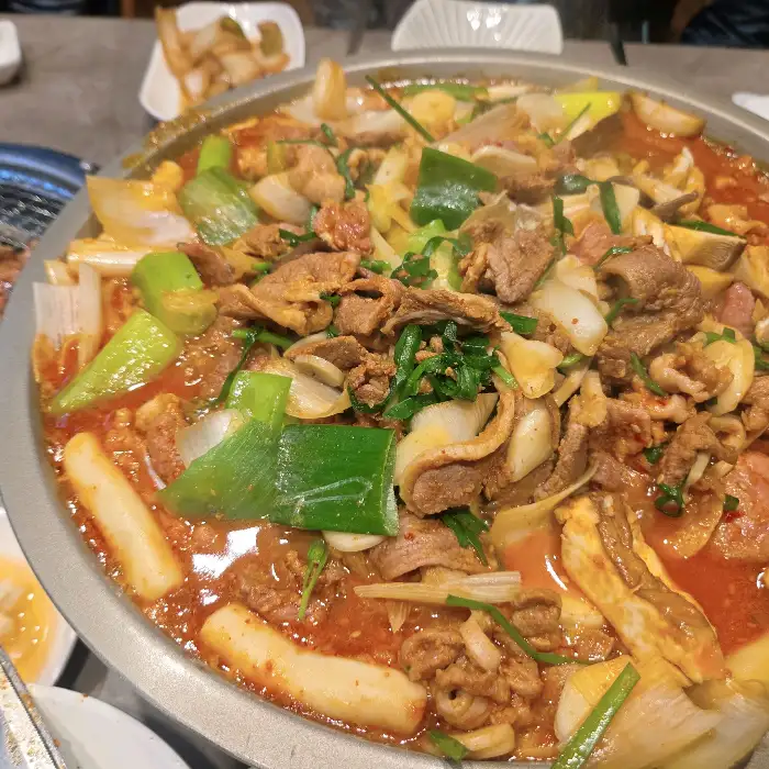 푸짐한 오리불고기 한 상