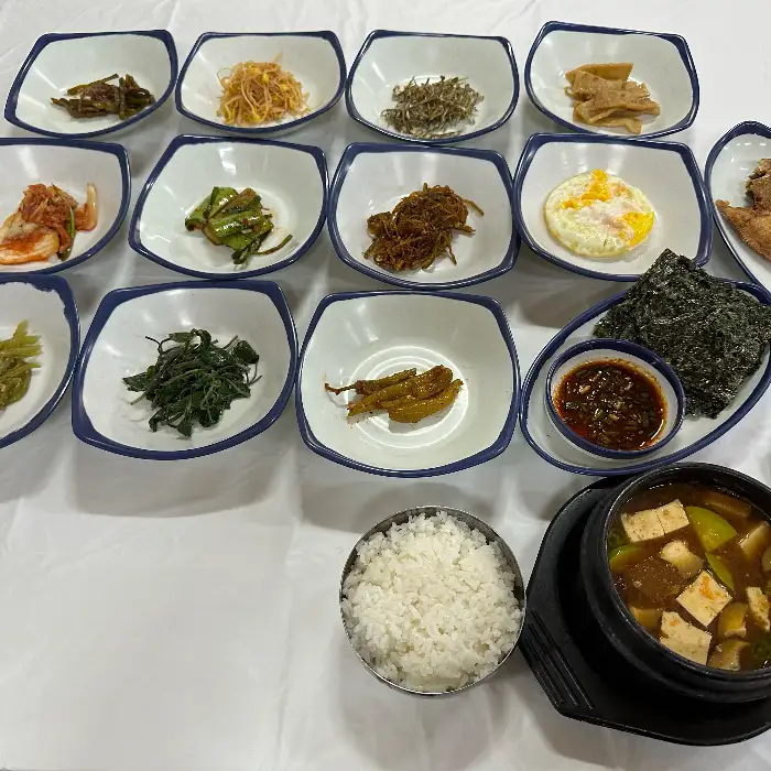 바삭하게 구워진 가자미 구이