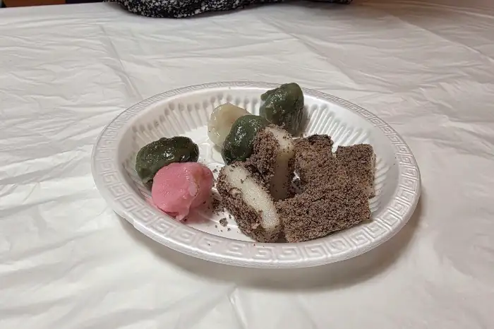 후식으로 나온 떡