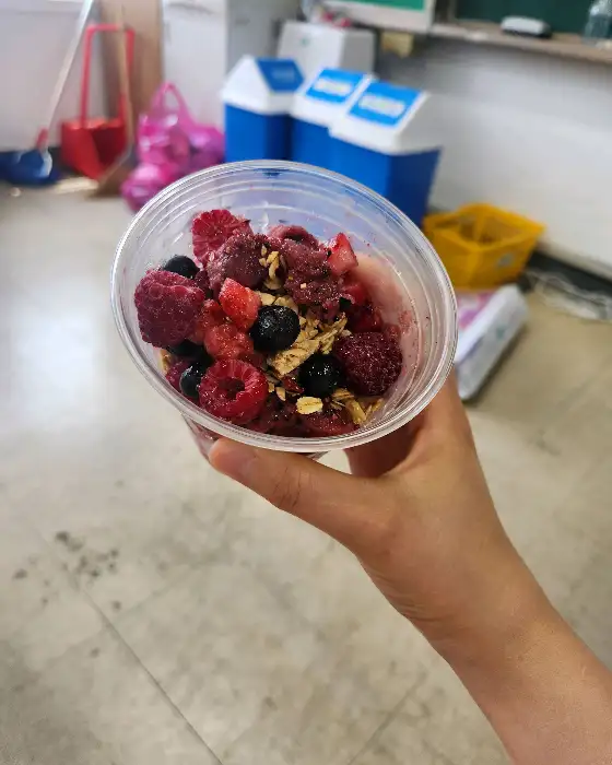 신선한 베리믹스 디저트