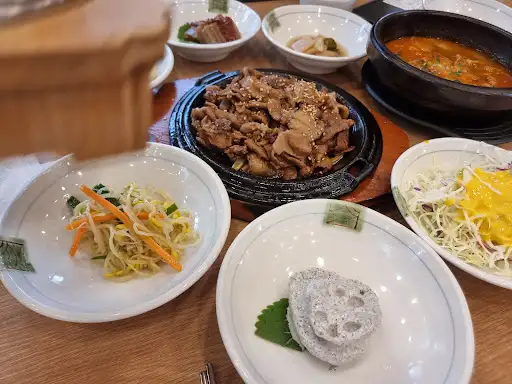 코다리찜과 반찬들