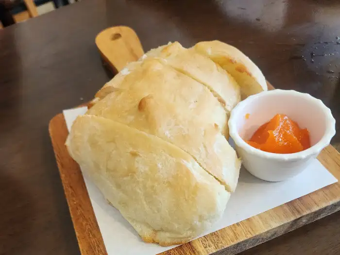 치즈가 녹아든 당근 파니니