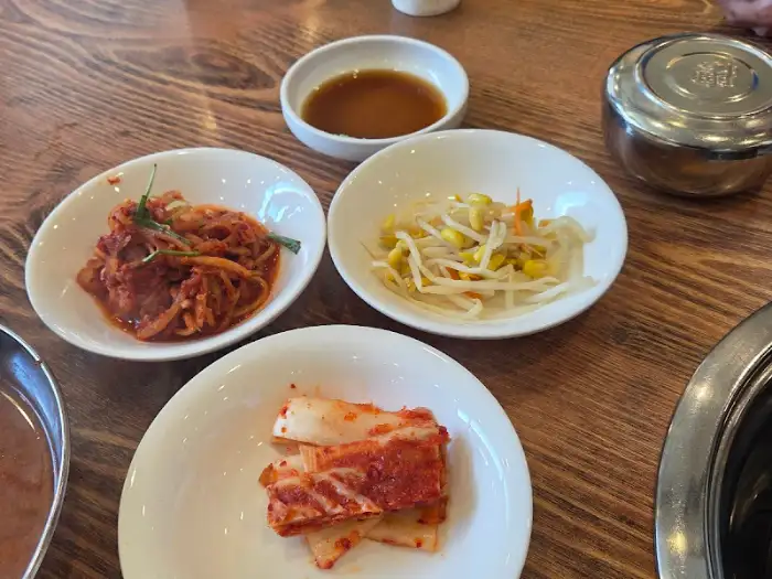 시골식당 반찬 모습