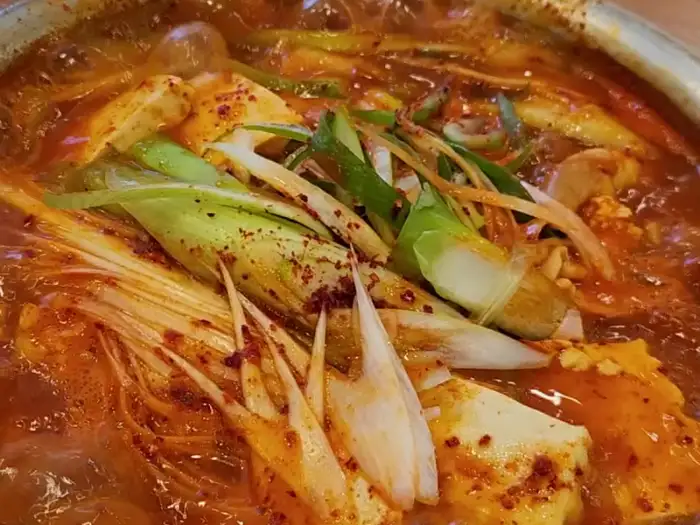 동태찌개 속 푸짐한 건더기