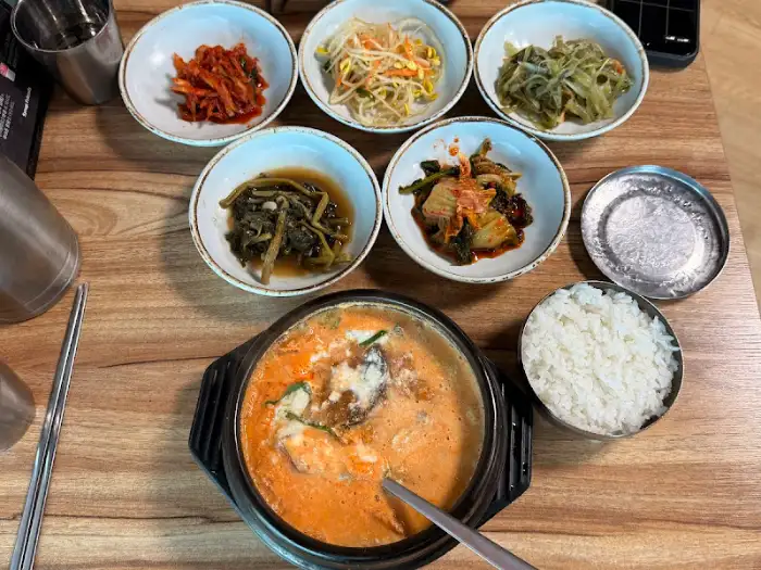 상차림 전체 모습