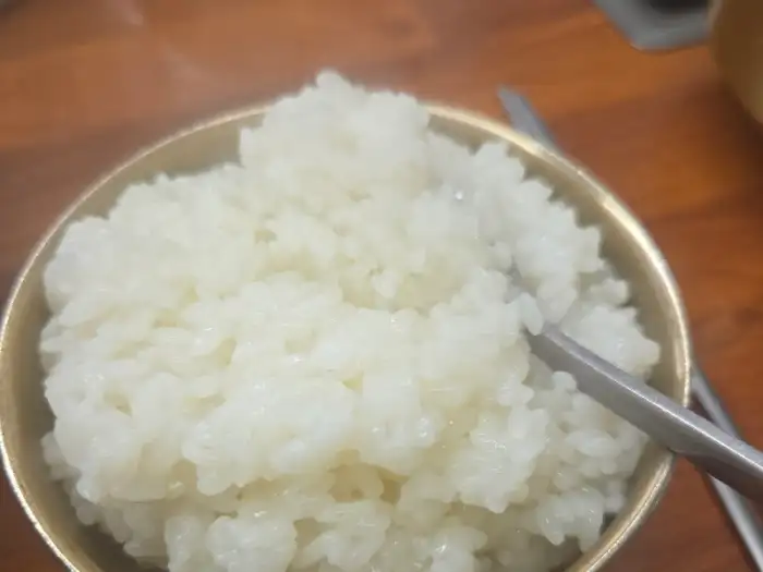 갓 지은 솥밥