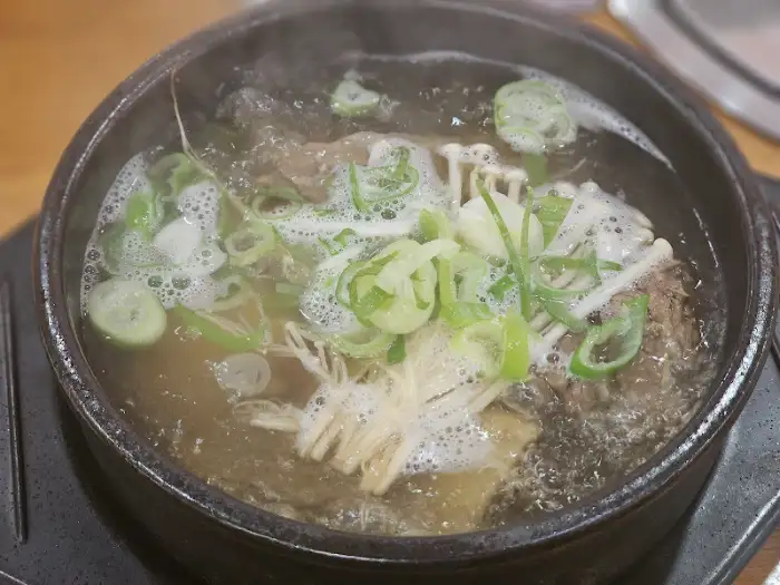 갈비가 듬뿍 들어간 왕갈비탕