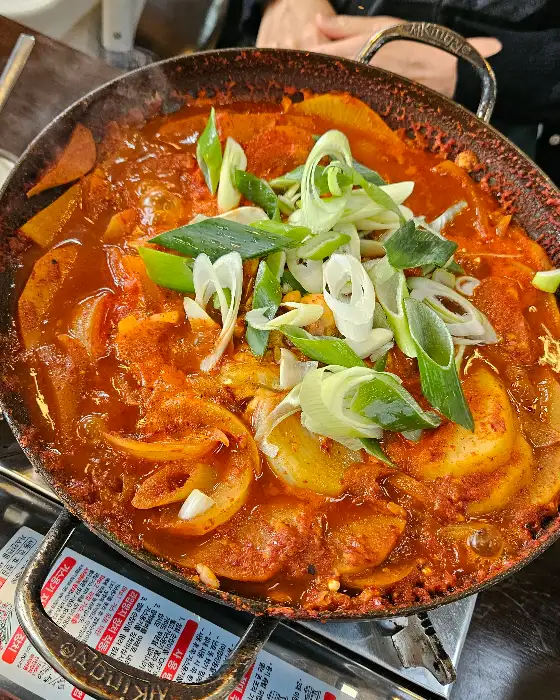 전복죽과 곁들여 나온 반찬