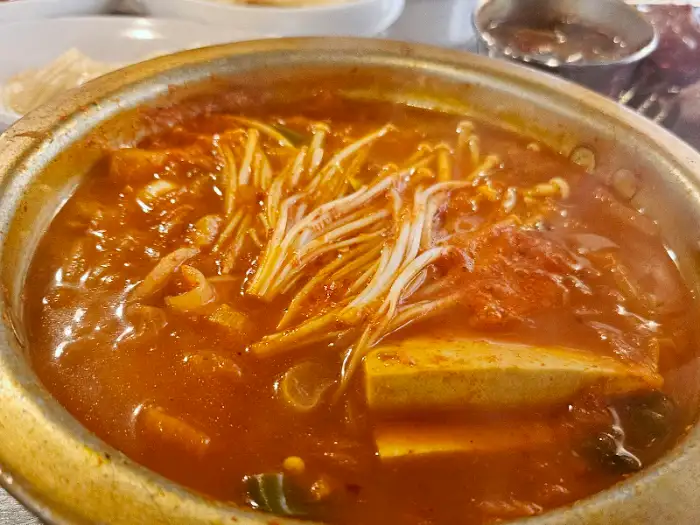 김치찌개 속 두부