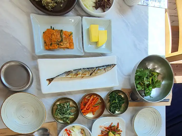 식탁 전체 모습