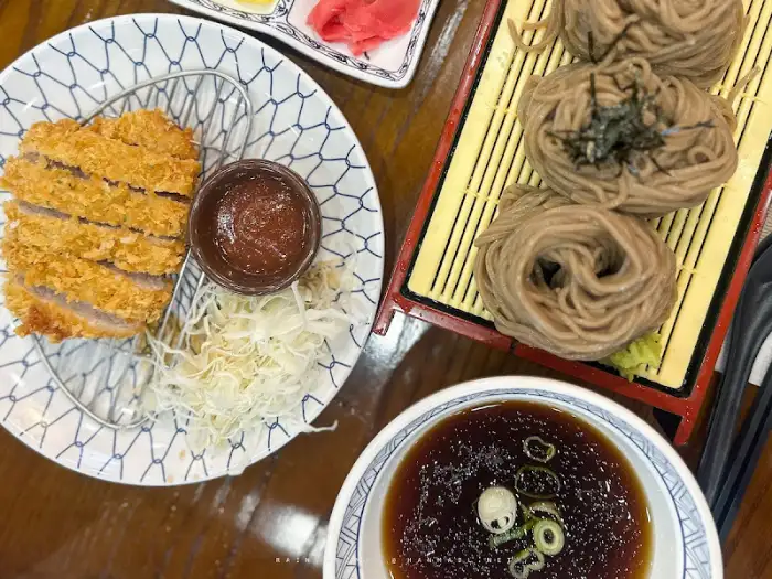 냉소바와 돈까스 세트 메뉴 구성