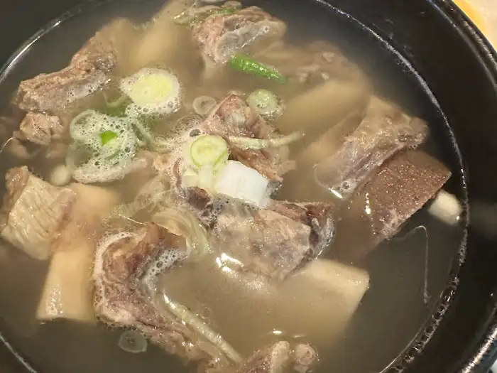 갈비탕 국물 클로즈업