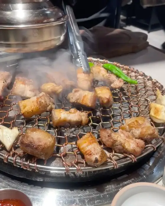맛있게 구워지는 오겹살