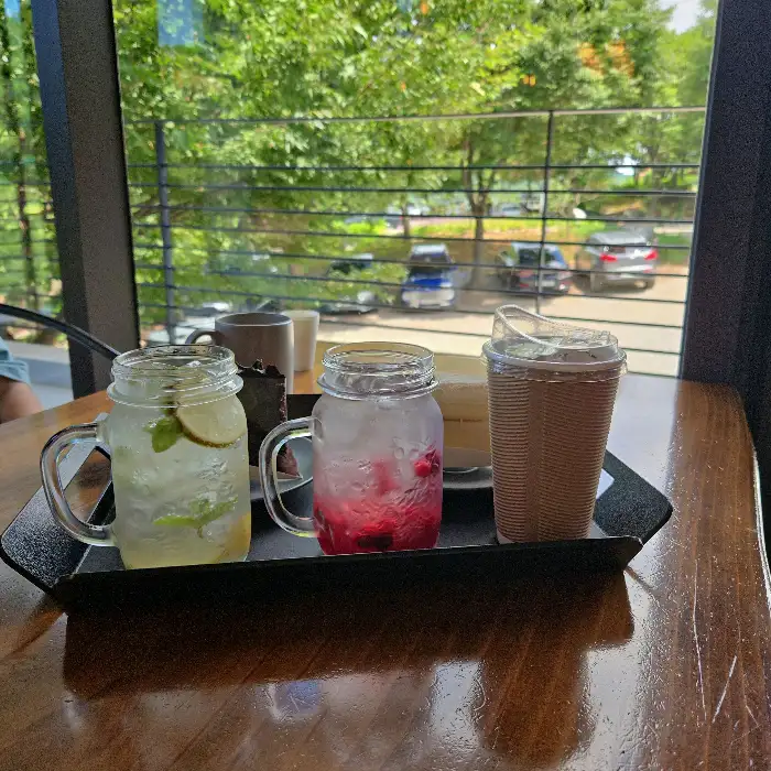 야외 좌석 공간