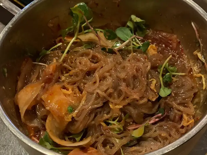 새콤달콤한 비빔냉면