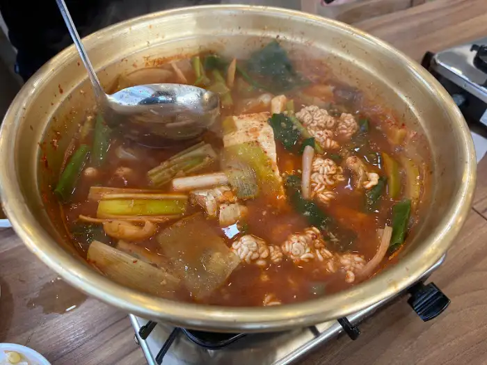 동태찌개 솥 내부 모습