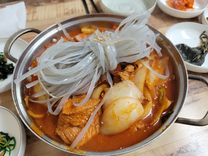 김치찌개와 당면