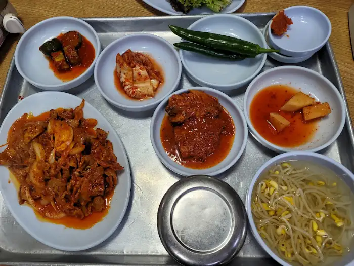 다양한 밑반찬