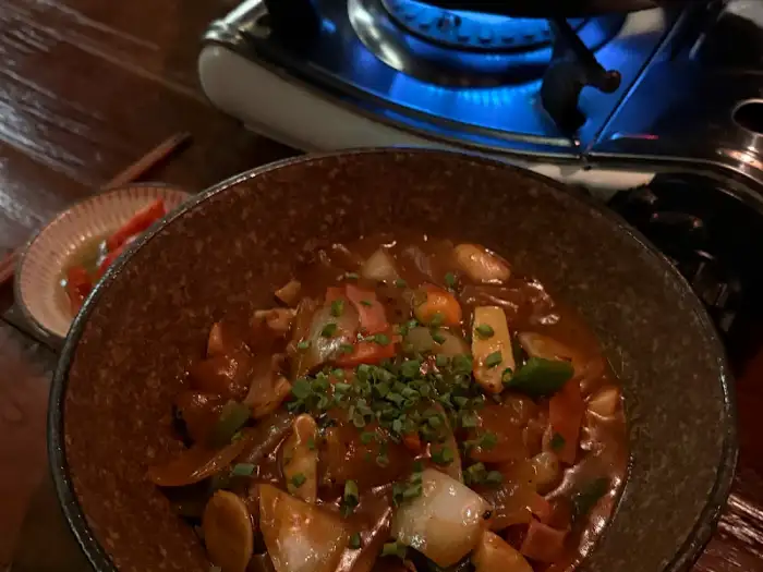 그릇에 담긴 라면 리조또의 모습