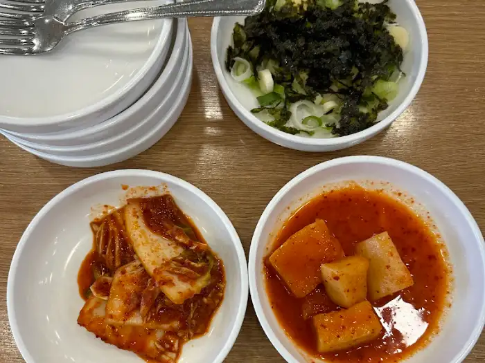 칼제비와 곁들여 먹는 기본 반찬들