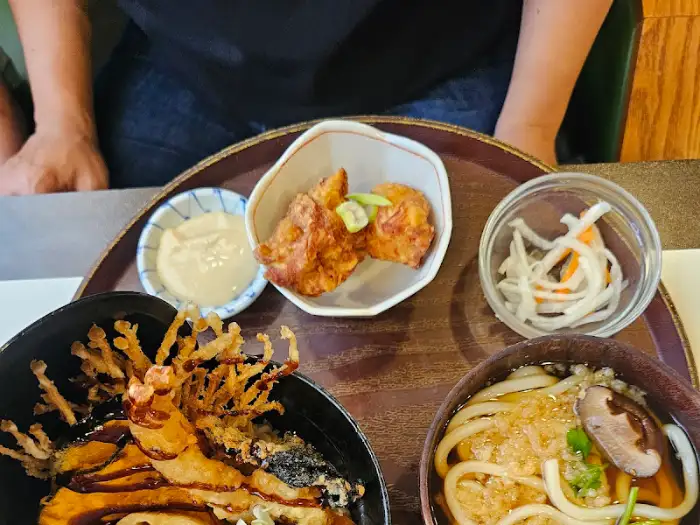 매운 덴푸라 김치나베의 모습
