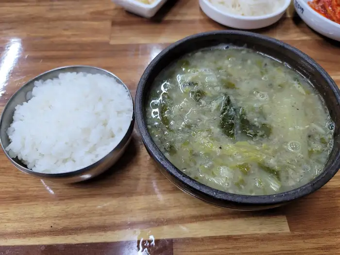 따뜻한 밥과 추어탕 한 그릇