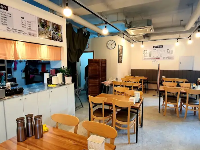 성북동 칼국수 내부 모습