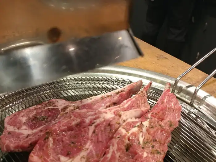 굽고 있는 양갈비