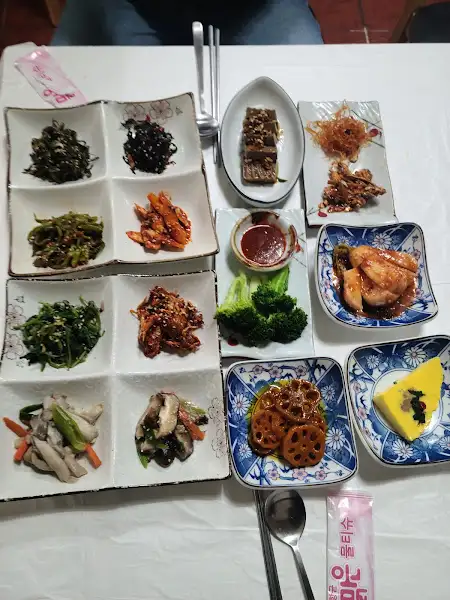 양진식당 다양한 반찬 클로즈업