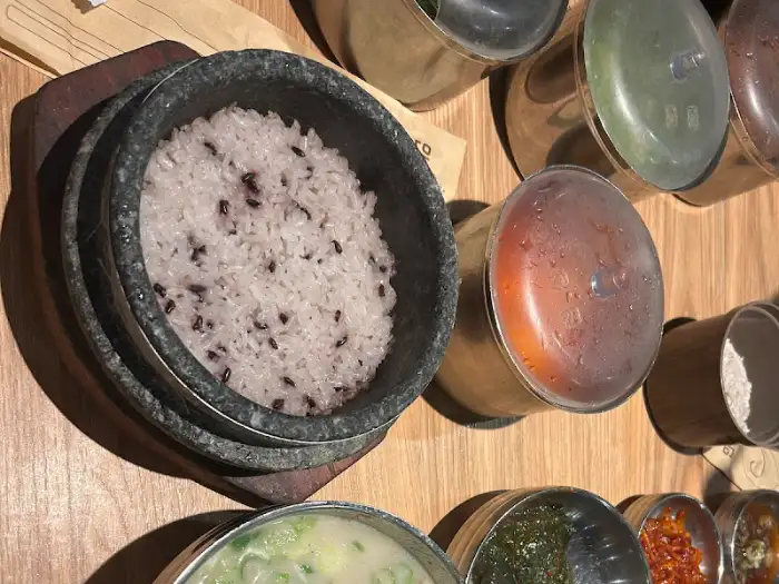 돌솥밥 근접 사진
