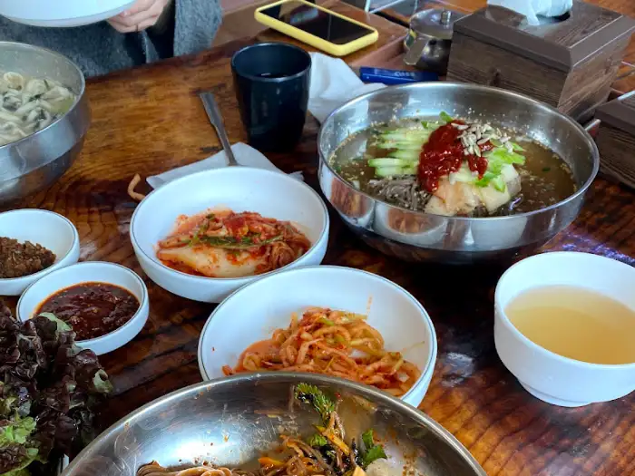 다양한 메밀 요리와 밑반찬