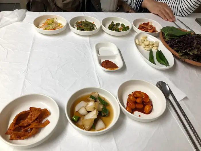 정갈하게 차려진 밑반찬
