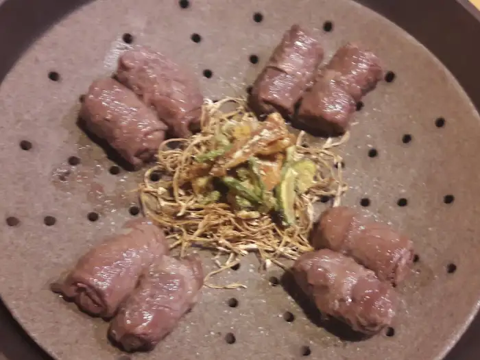 세심하게 준비된 곁들임 찬