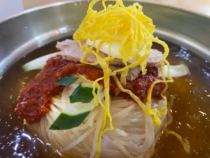 비빔 밀면 양념 디테일