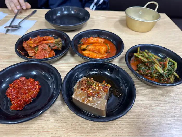 다양한 종류의 밑반찬
