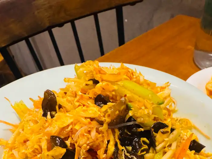 백김치당면볶음면 한 접시