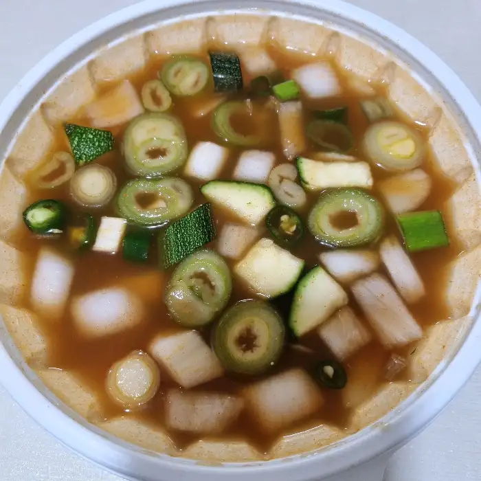 정갈하게 담겨 나온 밑반찬