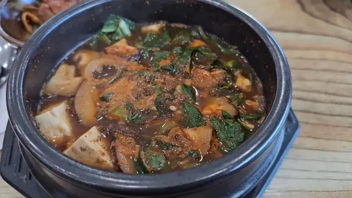 팔팔 끓는 청국장 찌개
